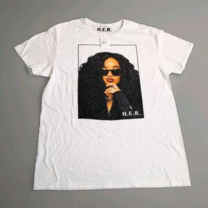 H.E.R. Basic Box Graphic Artist Singer Tee Shirt Men's Large NWT Rap Hip Hop
